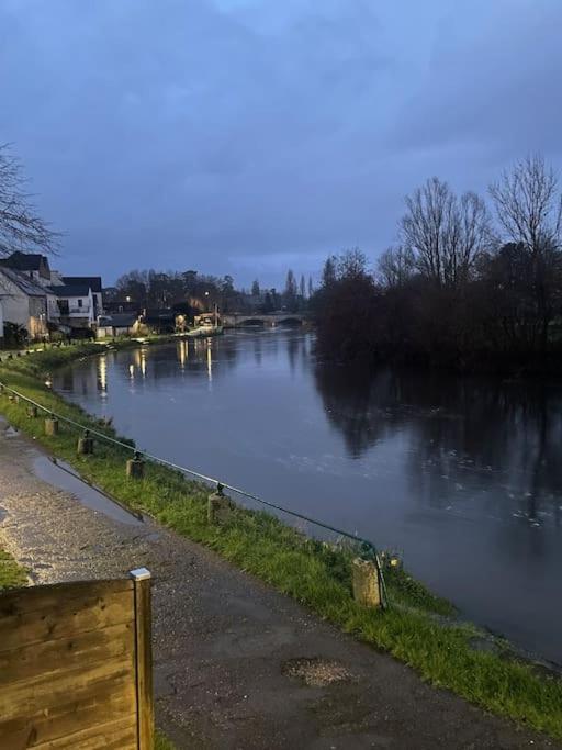 Apartamento Les Berges De L'Oust Malestroit Exterior foto
