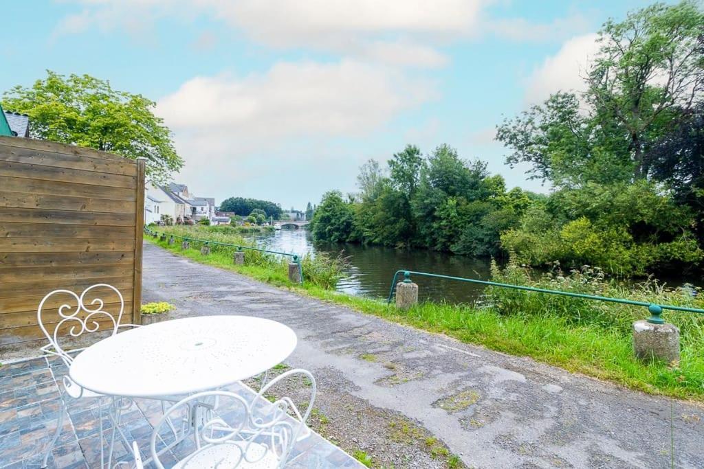 Apartamento Les Berges De L'Oust Malestroit Exterior foto