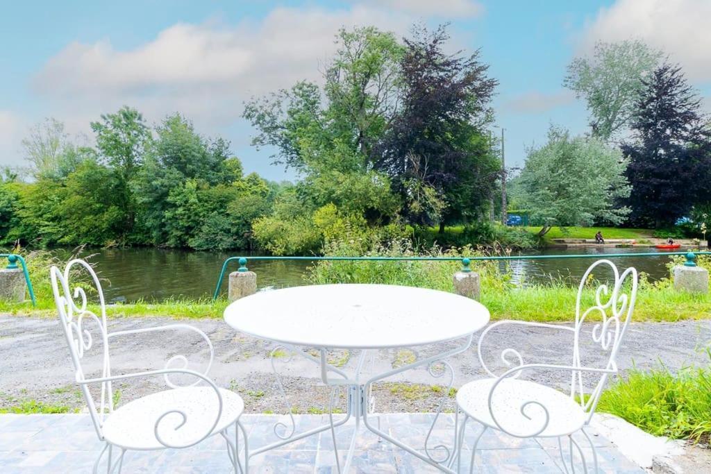 Apartamento Les Berges De L'Oust Malestroit Exterior foto