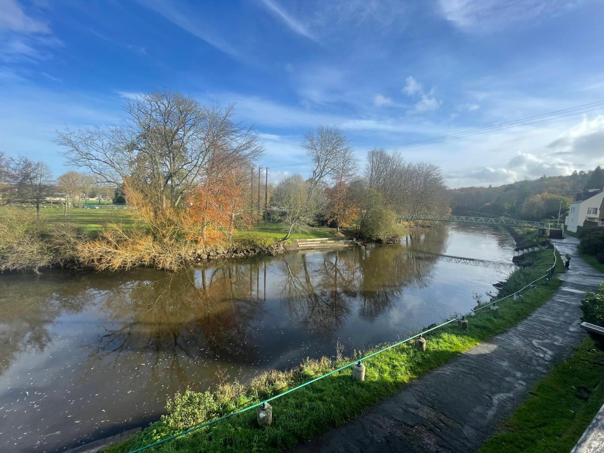Apartamento Les Berges De L'Oust Malestroit Exterior foto